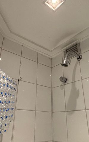 Apartamento à venda com 35m², 1 quarto e 1 vaga Apartamento à venda com 35m², 1 quarto e 1 vagaFlat banheiro