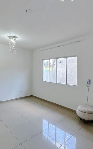 Casa para alugar com 80m², 3 quartos e 2 vagasSala