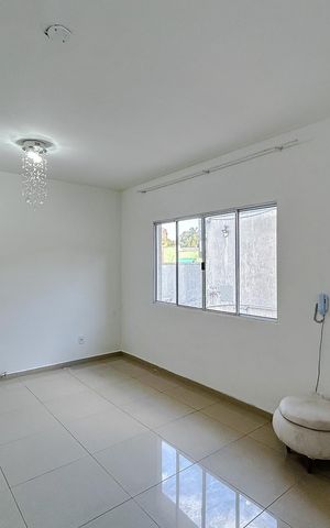 Casa para alugar com 80m², 3 quartos e 2 vagasSala