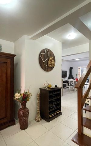 Casa de condomínio à venda com 123m², 4 quartos e 2 vagas