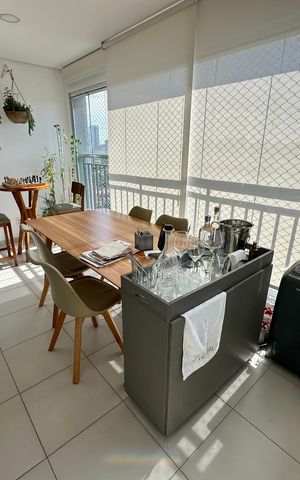 Apartamento à venda com 97m², 2 quartos e 1 vaga Apartamento à venda com 97m², 2 quartos e 1 vagaVaranda