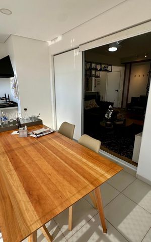 Apartamento à venda com 97m², 2 quartos e 1 vaga Apartamento à venda com 97m², 2 quartos e 1 vagaVaranda