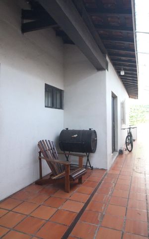 Casa à venda com 194m², 3 quartos e 3 vagasQuintal lateral