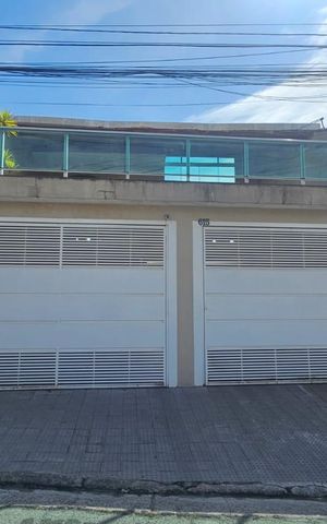 Casa à venda com 187m², 3 quartos e 5 vagas Casa à venda com 187m², 3 quartos e 5 vagasFachada