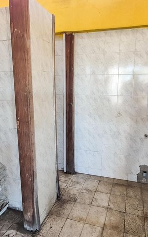 Casa à venda com 200m², 3 quartos e 2 vagas Casa à venda com 200m², 3 quartos e 2 vagasBanheiros