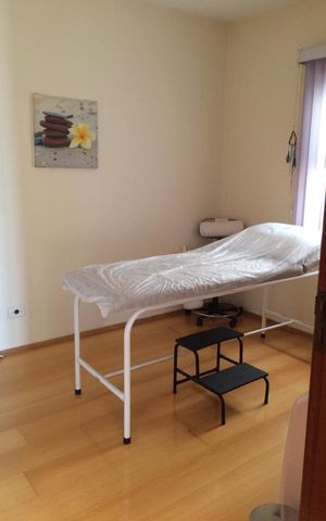 Casa à venda com 221m², 3 quartos e 2 vagas Casa à venda com 221m², 3 quartos e 2 vagasQuarto