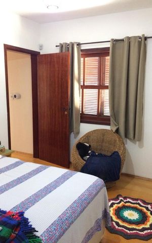 Casa à venda com 221m², 3 quartos e 2 vagas Casa à venda com 221m², 3 quartos e 2 vagasQuarto