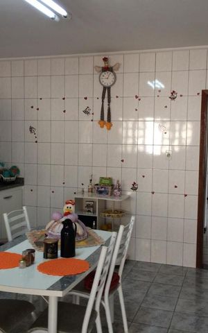 Casa à venda com 221m², 3 quartos e 2 vagas Casa à venda com 221m², 3 quartos e 2 vagasCozinha