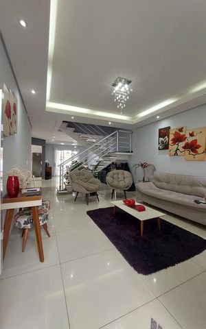 Casa à venda com 290m², 3 quartos e 4 vagas Casa à venda com 290m², 3 quartos e 4 vagasSala