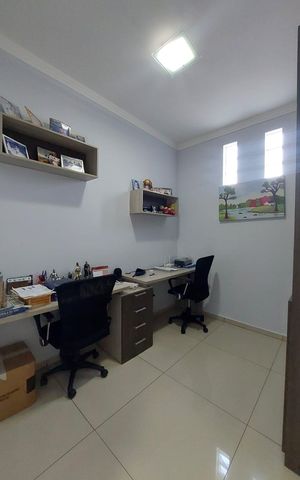 Casa à venda com 290m², 3 quartos e 4 vagas Casa à venda com 290m², 3 quartos e 4 vagasQuarto