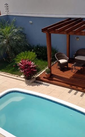 Casa à venda com 290m², 3 quartos e 4 vagas Casa à venda com 290m², 3 quartos e 4 vagasPiscina