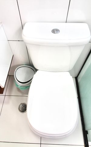 Apartamento à venda com 49m², 2 quartos e 1 vaga Apartamento à venda com 49m², 2 quartos e 1 vagaBanheiro