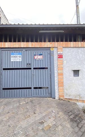 Casa para alugar com 80m², 2 quartos e 2 vagas Casa para alugar com 80m², 2 quartos e 2 vagasFachada