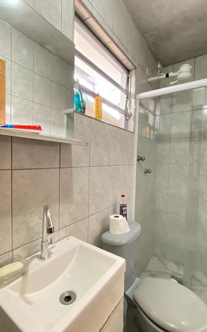 Casa para alugar com 80m², 2 quartos e 2 vagas Casa para alugar com 80m², 2 quartos e 2 vagasBanheiro da Suíte