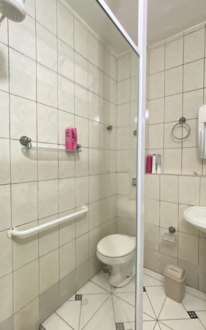 Casa para alugar com 80m², 2 quartos e 2 vagas Casa para alugar com 80m², 2 quartos e 2 vagasBanheiro