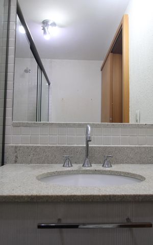 Apartamento para alugar com 110m², 3 quartos e 1 vagaBanheiro da suíte 1