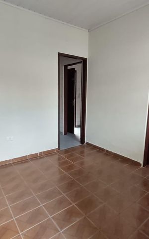 Casa à venda com 200m², 3 quartos e 4 vagas Casa à venda com 200m², 3 quartos e 4 vagasSala