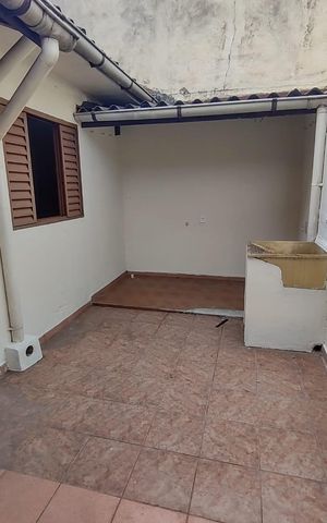 Casa à venda com 200m², 3 quartos e 4 vagas Casa à venda com 200m², 3 quartos e 4 vagasÁrea externa