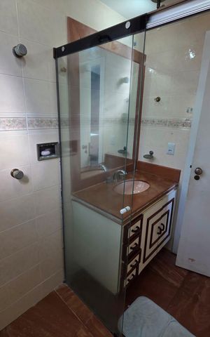 Apartamento para alugar com 248m², 4 quartos e 2 vagasBanheiro