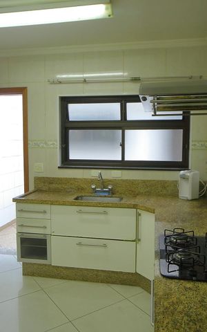 Casa à venda com 225m², 3 quartos e 4 vagasCozinha 