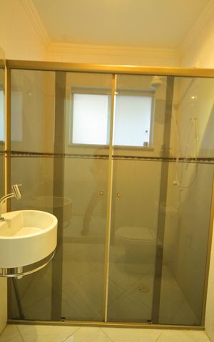 Casa à venda com 225m², 3 quartos e 4 vagasBanheiro/lavabo da Sala 