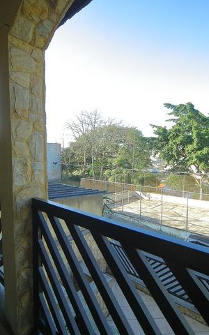 Casa à venda com 225m², 3 quartos e 4 vagasVaranda Quarto 1 
