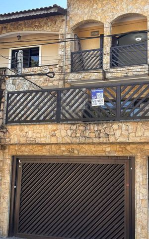 Casa à venda com 225m², 3 quartos e 4 vagasFachada 
