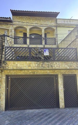Casa à venda com 225m², 3 quartos e 4 vagasFachada 