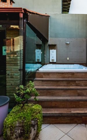 Casa à venda com 330m², 4 quartos e 4 vagasHidromassagem