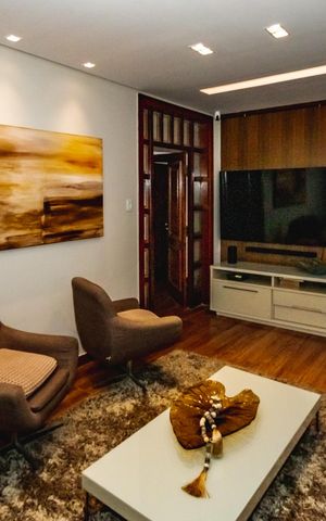 Casa à venda com 330m², 4 quartos e 4 vagasSala de Jantar