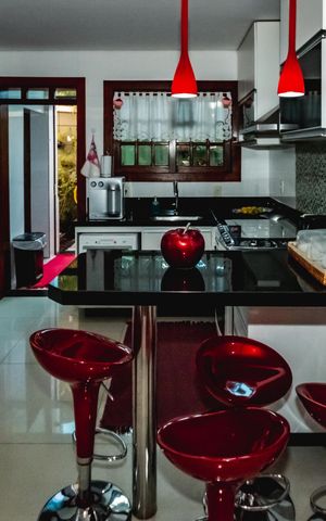 Casa à venda com 330m², 4 quartos e 4 vagasCozinha