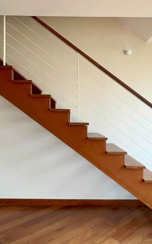 Apartamento para alugar com 145m², 3 quartos e 2 vagas Apartamento para alugar com 145m², 3 quartos e 2 vagasEscada