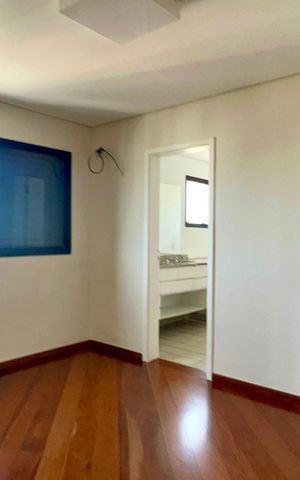 Apartamento para alugar com 145m², 3 quartos e 2 vagas Apartamento para alugar com 145m², 3 quartos e 2 vagasSuite