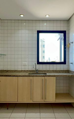 Apartamento para alugar com 145m², 3 quartos e 2 vagas Apartamento para alugar com 145m², 3 quartos e 2 vagasCozinha