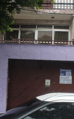 Casa à venda com 640m², 8 quartos e 2 vagasFachada