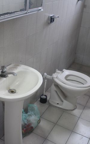 Casa à venda com 640m², 8 quartos e 2 vagasBanheiro 2