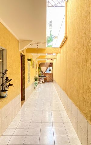 Casa à venda com 315m², 2 quartos e 2 vagas Casa à venda com 315m², 2 quartos e 2 vagasQuintal
