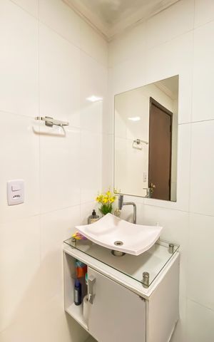 Casa à venda com 315m², 2 quartos e 2 vagas Casa à venda com 315m², 2 quartos e 2 vagasLavabo
