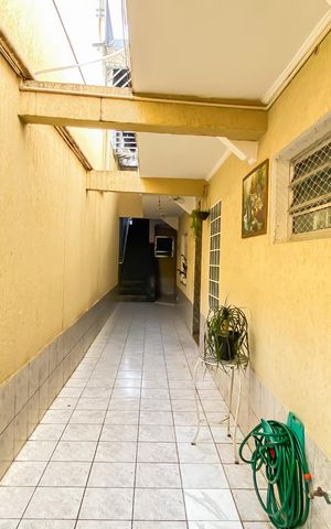 Casa à venda com 315m², 2 quartos e 2 vagas Casa à venda com 315m², 2 quartos e 2 vagasQuintal