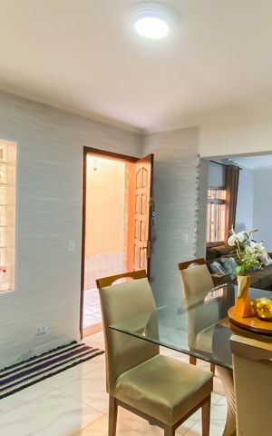 Casa à venda com 315m², 2 quartos e 2 vagas Casa à venda com 315m², 2 quartos e 2 vagasSala