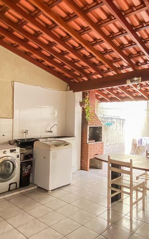 Casa à venda com 315m², 2 quartos e 2 vagas Casa à venda com 315m², 2 quartos e 2 vagasÁrea de Serviço
