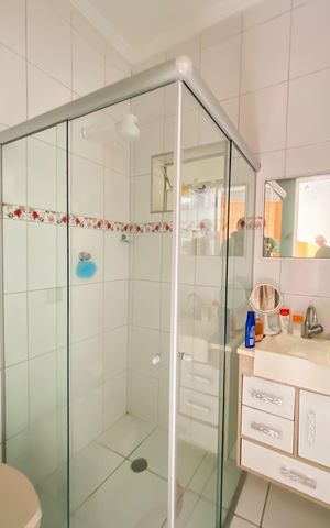 Casa à venda com 315m², 2 quartos e 2 vagas Casa à venda com 315m², 2 quartos e 2 vagasBanheiro da Suíte 1