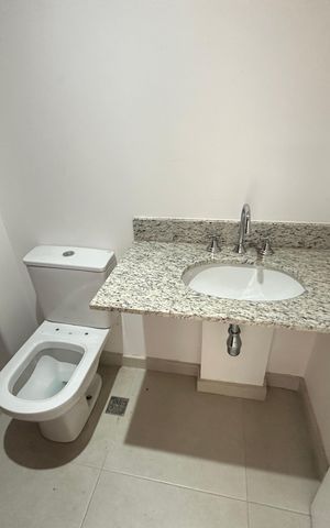 Apartamento para alugar com 76m², 2 quartos e 2 vagas Apartamento para alugar com 76m², 2 quartos e 2 vagasBanheiro da Suíte