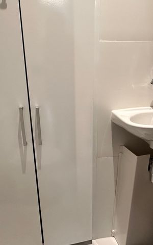 Apartamento à venda com 167m², 3 quartos e 3 vagas Apartamento à venda com 167m², 3 quartos e 3 vagasBanheiro de serviço