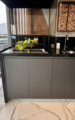 Apartamento à venda com 167m², 3 quartos e 3 vagas Apartamento à venda com 167m², 3 quartos e 3 vagasVaranda da Sala