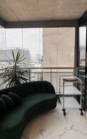 Apartamento à venda com 167m², 3 quartos e 3 vagas Apartamento à venda com 167m², 3 quartos e 3 vagasVaranda da Sala