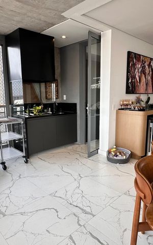 Apartamento à venda com 167m², 3 quartos e 3 vagas Apartamento à venda com 167m², 3 quartos e 3 vagasVaranda da Sala