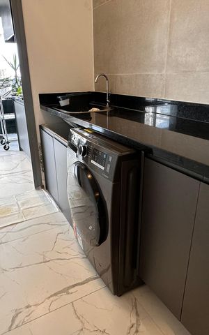 Apartamento à venda com 167m², 3 quartos e 3 vagas Apartamento à venda com 167m², 3 quartos e 3 vagasÁrea de serviço