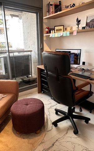 Apartamento à venda com 167m², 3 quartos e 3 vagas Apartamento à venda com 167m², 3 quartos e 3 vagasEscritório