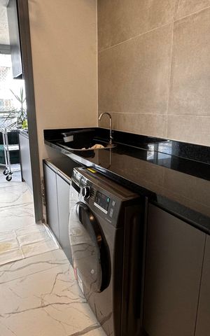 Apartamento à venda com 167m², 3 quartos e 3 vagas Apartamento à venda com 167m², 3 quartos e 3 vagasÁrea de serviço